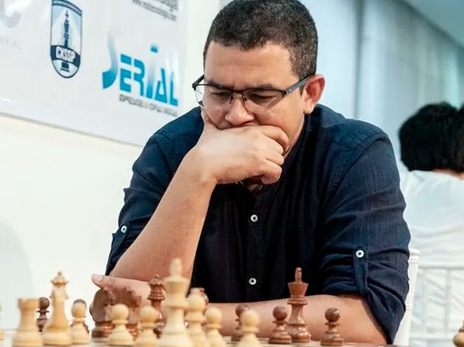 GM Neuris Delgado  de nuestro país se queda con la primera partida contra el GM uruguayo Alejandro Hoffman.