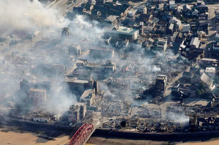 Una zona de la ciudad de Wajima, en la prefectura japonesa de Ishikawa, afectada por un incendio luego del terremoto del lunes.