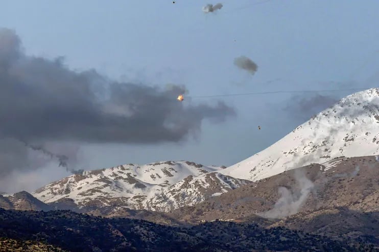 Cohetes disparados desde el sur de Líbano son interceptados por el sistema de defensa antiaérea de Israel, el pasado domingo en la zona de Har Dove.