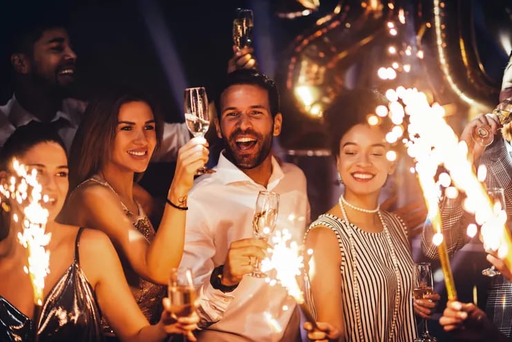 Clubes y hoteles preparan divertidas fiestas de Año Nuevo.