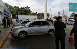 Procedimiento de la Fiscalía en zona de Capiatá km 21donde Fabio Torres dejó el vehículo utilizado en el atraco.
