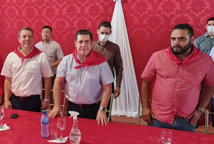 Héctor Moran, intendente de Salto del Guairá, Horacio Cartes y Cesar Tigre Ramírez, Gobernador de Canindeyú
