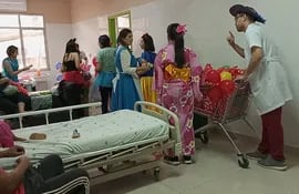 Médicos llevaron alegría a sus pacientes en conmemoración del día del niño.