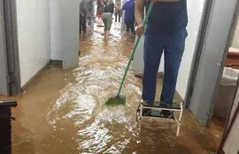 inundacion-del-hospital-de-callei-112217000000-1813596.jpg