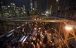 cientos-de-manifestantes-protestan-en-el-puente-brooklyn-de-nueva-york-despues-de-que-un-gran-jurado-votara-por-no-levantar-cargos-contra-el-oficial-201358000000-1266974.jpg