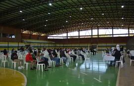 Polideportivo municipal, centro vacunatorio de San Juan, Misiones.