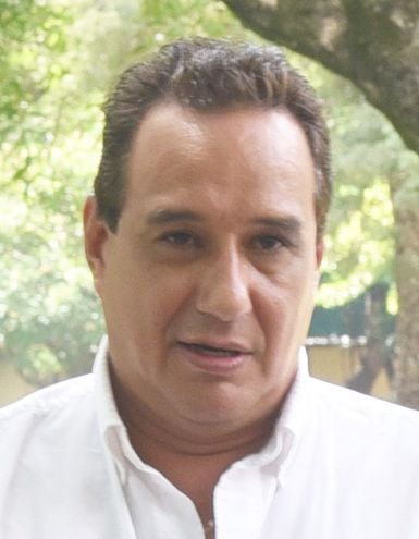 Hugo Javier González (ANR, cartista) está con arresto domiciliario desde el 12 de abril último y se niega a dejar el cargo.
