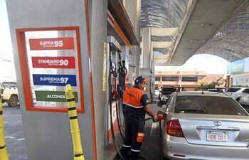 Emblemas privados ya anunciaron que una nueva suba del precio de los carburantes es inminente.