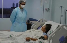 francisca-arevalos-se-recupera-del-trasplante-de-medula-osea-al-que-fue-sometida-en-el-hospital-central--201922000000-1514254.jpg