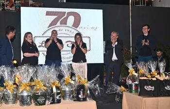 Varios premios  sortearon durante el festejo de los 70 años de Lido Bar.