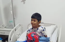 Marcelo Denis, el pequeño de 10 años que pudo operarse de una patología congénita de la mano.