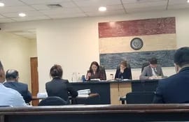Jueces Yolanda Morel, Claudia Criscioni y Jesús Riera, miembros del tribunal de sentencia.