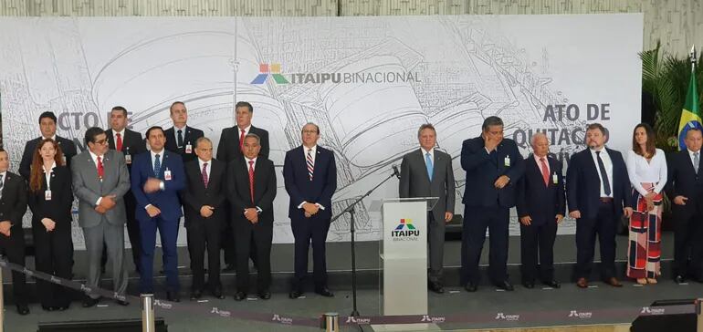 El acto inaugural de la cancelación de la deuda de Itaipú Binacional se realiza en estos momentos en la Central Hidroeléctrica.