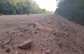 El camino que parte de Pilar a Humaitá se encuentra en pésimo estado. Pobladores exigen al gobierno que el tramo sea asfaltado, zona considerada como histórica y turística.
