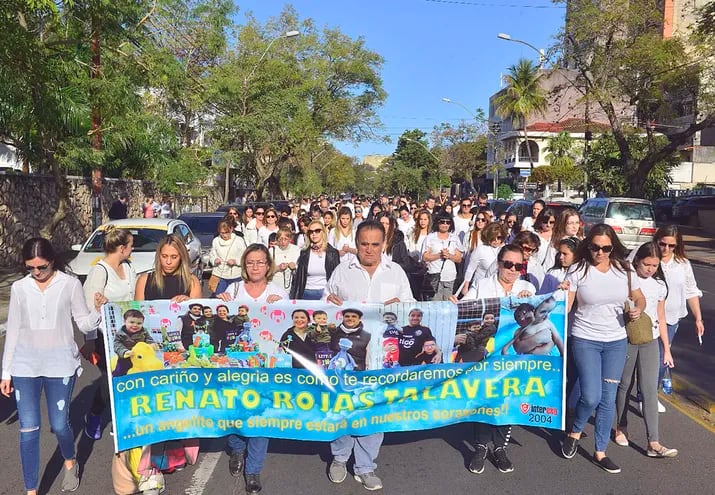 Familiares y otros allegados del niño Renato Rojas Talavera  aguardan una justa condena del caso.