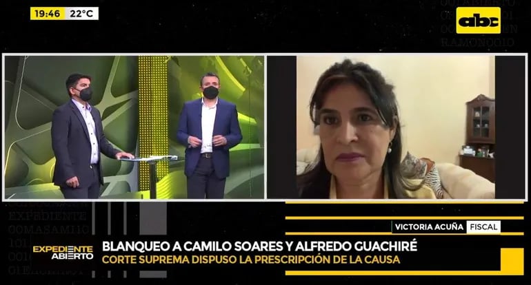 La fiscala Victoria Acuña en comunicación telemática con los conductores de "Expediente Abierto"
