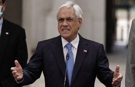 El presidente de Chile, Sebastián Piñera, ofrece una rueda de prensa, en el Palacio de la Moneda, en Santiago (Chile).