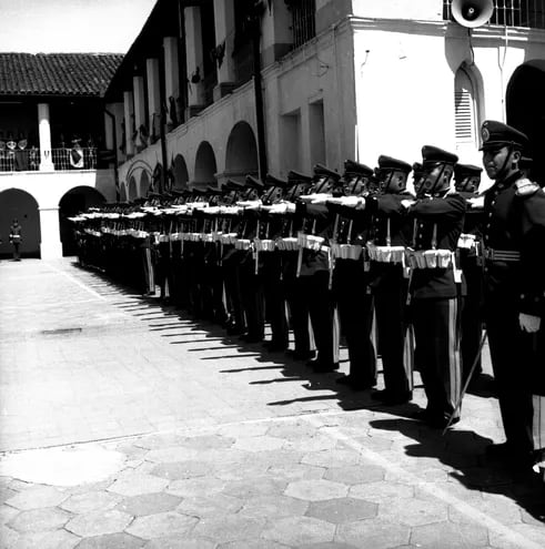Formación en el Colegio Militar durante la recordación del Bautismo de Sangre en 1968