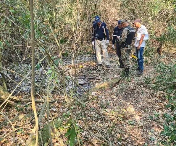 Agentes policiales y militares encontraron restos óseos calcinados en la zona de Costa Romero, Horqueta.