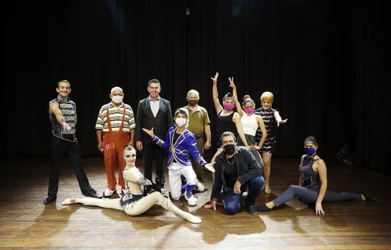 El Circo Latino de Paraguarí durante su participación en uno de los festivales virtuales organizados por la SNC, a raíz de la pandemia.