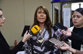 Senadora Celeste Amarilla dijo que solo le consultó a su colega Javier Zacarías Irún si su hijo había estudiado en Londres con recursos de Cancillería.