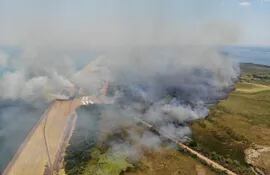 Extinguen fuego en cercanía de Aña Cuá y la hidroeléctrica Yacyretá