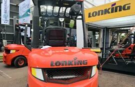 La línea de equipos Lonking está presente en la Expo Logística 2022.
