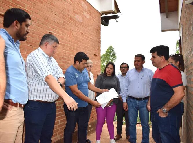 Comisión Especial de intervención se constituyó en Carapeguá a verificar obras concretadas por el intendente Luciano Cañete (ANR).