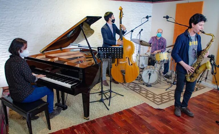 Giovanni, Nicolás, Víctor y Bruno son los integrantes del cuarteto de jazz paraguayo Joaju.