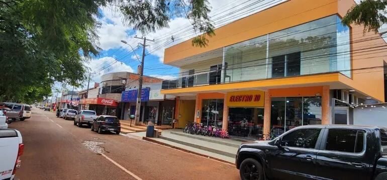 Centro comercial de Katuete, la emergente y pujante ciudad de Canindeyú, que será sede episcopal.