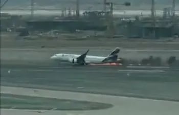 Video: avión sufrió un accidente en pista de aterrizaje en aeropuerto de Perú