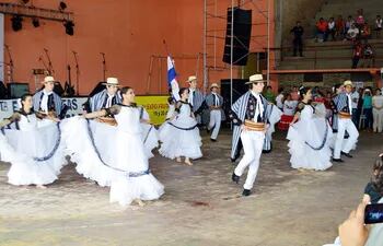 grupos-de-danza-locales-y-varios-musicos-participaran-de-la-cuarta-edicion-del-festival-la-colmena-purahei-en-el-polideportivo-municipal--200052000000-1643544.jpg
