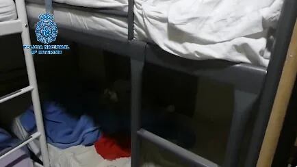 Las camas en las que dormían hacinadas las paraguayas víctimas de explotación sexual en España.