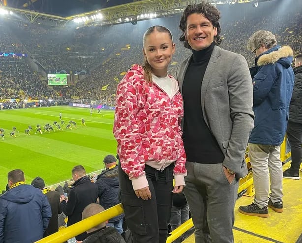 Nelson Haedo Valdez alentó al Borussia Dortmund en compañía de su bella hija Noemí.