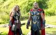 Natalie Portman y Chris Hemsworth en "Thor: Amor y trueno", en cartelera en cines de Paraguay.