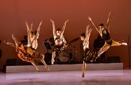 Con la música paraguaya como hilo conductor, los integrantes del Ballet Clásico y Moderno Municipal de Asunción presentan "Asunción de mis amores".