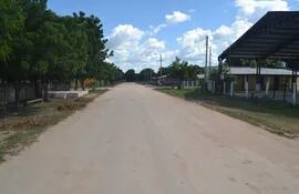 Calle céntrica de la comunidad de Toro Pampa, que en la fecha cumple 49 años de existencia.