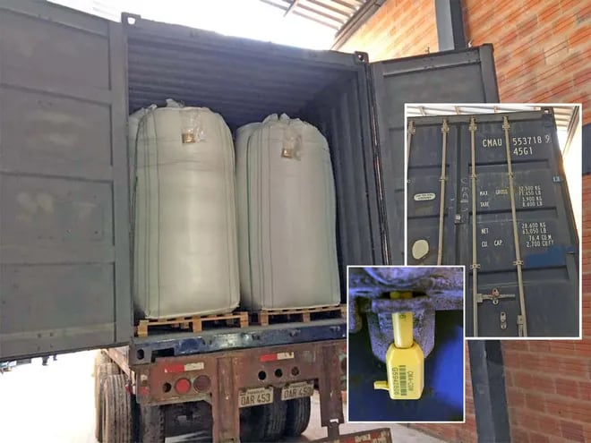 El contenedor  cargado en Mariano Roque Alonso con las bolsas big bag llenas de soja. También se ven el código escrito por la puerta y el precinto de seguridad colocado en Paraguay y que llegó alterado a Holanda.