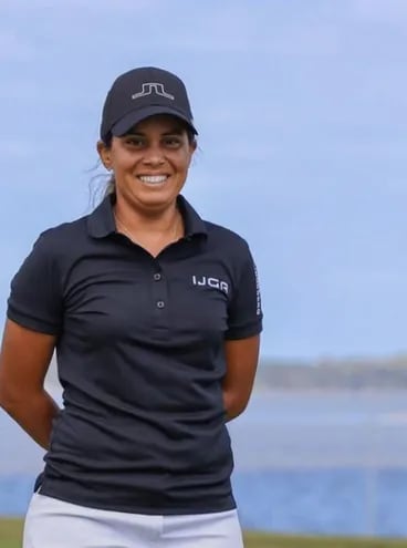 La mejor golfista paraguaya Julieta Paz Granada (17 de noviembre de 1986) anunció su retiro del golf profesional tras 16 años el la LPGA.