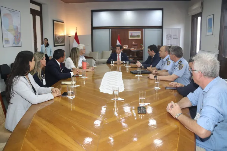 Reunión de comerciantes con autoridades del Ministerio del Interior y la Policía Nacional.