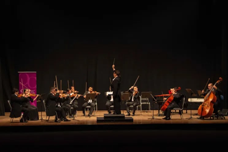 La Orquesta de Cámara Municipal de Asunción.