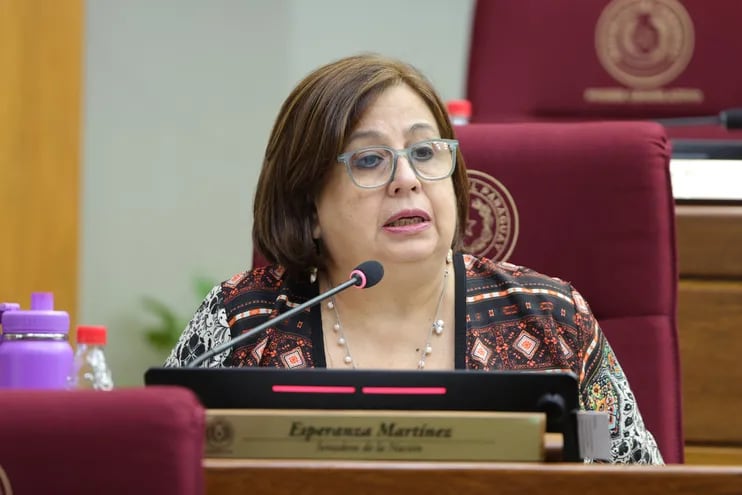 Esperanza Martínez, senadora del (FG). Propone debatir el retorno de Kattya González (PEN), senadora expulsada de la Cámara Alta.