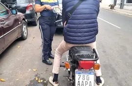 La Municipalidad de Asunción ha reforzado los controles a los conductores de motocicletas durante la campaña  “No hay perdón para nadie”.