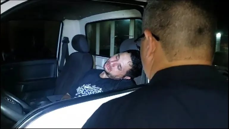El conductor Richar Fernando Talavera fue encontrado cuando dormía en el volante por la Policía.