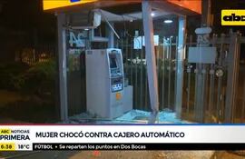 Mujer chocó contra cajero automático en San Antonio