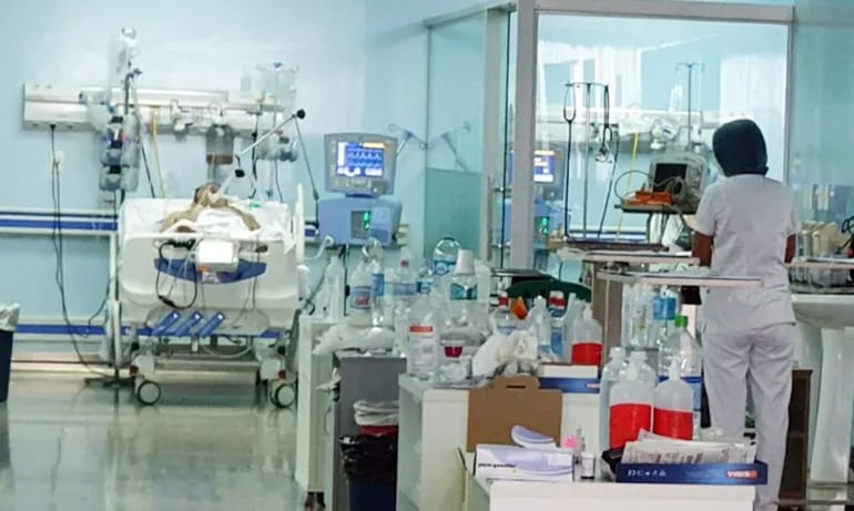 La situación sanitaria en los hospitales de Alto Paraná continúa siendo crítica con una alta demanda de camas de terapia.