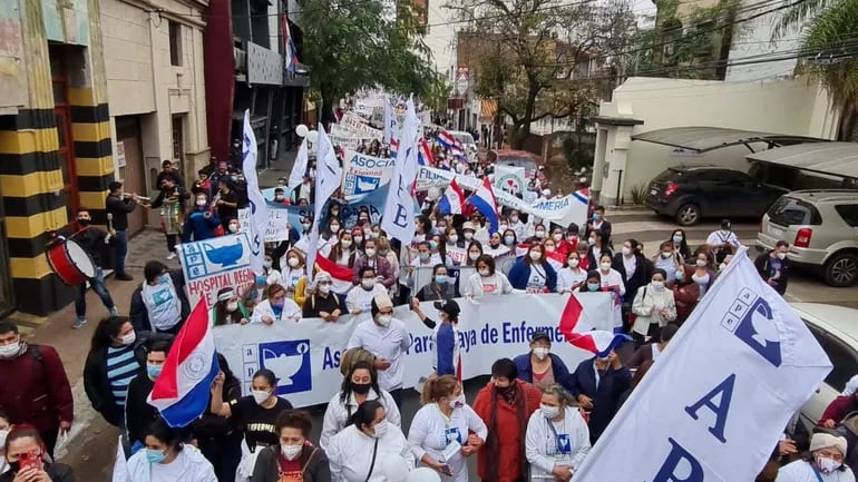Manifestación  de enfermeras y enfermeros por mejores condiciones laborales, el año pasado.