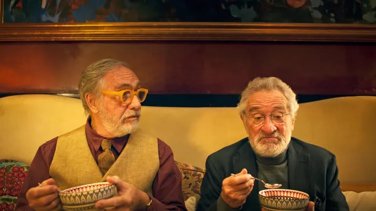 Luis Brandoni y Robert De Niro en una foto promocional de la serie "Nada".