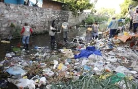arroyo Moroti Asunción basura
