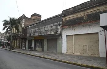 Comercios cerrados sobre la calle Palma.